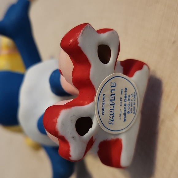 Wallace & Berrie Smurfette on Rollerskates Porcelain Figurine 1982 - Picture 6 of 7